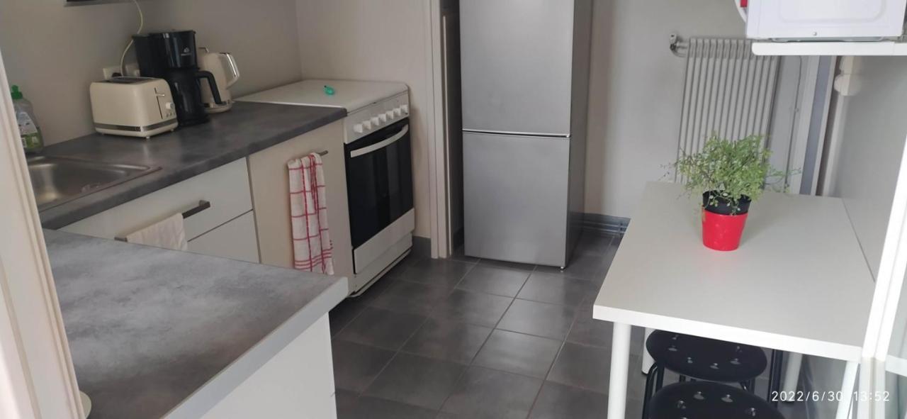 Beau F3, Renove, Calme, En Plein Centre De Nimes Apartment Exterior photo