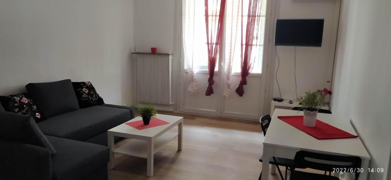 Beau F3, Renove, Calme, En Plein Centre De Nimes Apartment Exterior photo
